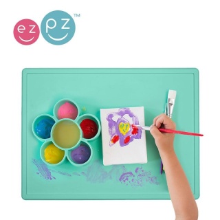 Miętowa mata silikonowa do zabawy z pojemniczkami 2w1 Flower Play Mat EZPZ
