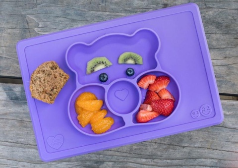 EZPZ Silikonowy talerzyk z podkładką 2w1 Care Bears™ Mat Miśka Share Bear fioletowy