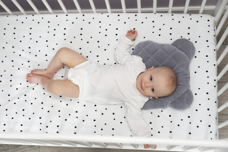 SLEEPEE Prześcieradło do łóżeczka We care Kropki 120 x 60 SLEEPEE Prześcieradło do łóżeczka We care Kropki 120 x 60
