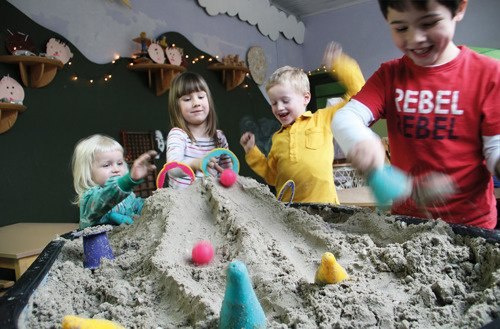 QUUT Zestaw 2 łopatek wielofunkcyjnych z piłeczką CUPPI QUUT Zestaw 2 łopatek wielofunkcyjnych z piłeczką CUPPI