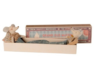 MAILEG Grandma & Grandpa mice in matchbox, Babcia i dziadek w pudełku