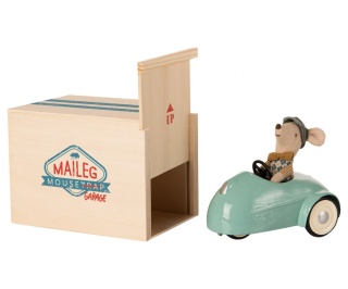 MAILEG Mouse car w. garage - Blue, Myszka w niebieskim samochodzie, garaż