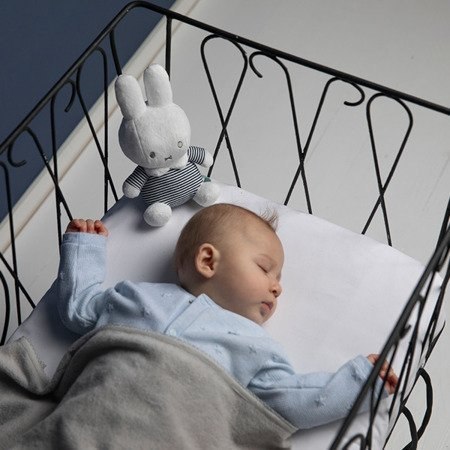 Tiamo Miffy ABC Przytulanka 20 cm Tiamo Miffy ABC Przytulanka 20 cm