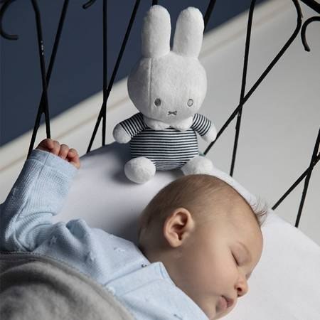 Tiamo Miffy ABC Przytulanka 20 cm Tiamo Miffy ABC Przytulanka 20 cm