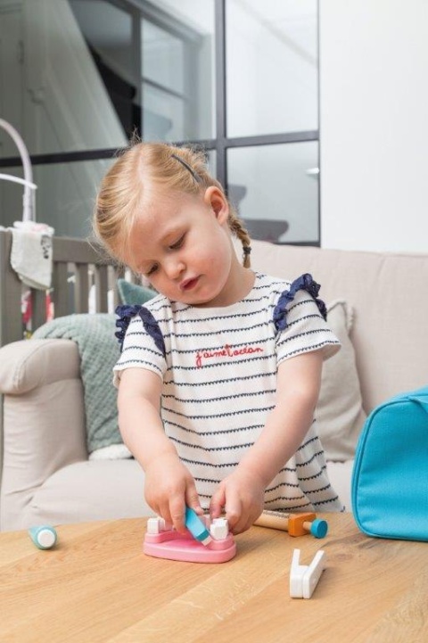 JOUECO Drewniany zestaw MAŁEGO DENTYSTY z torbą