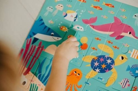 Mudpuppy Puzzle z okienkami Przyjęcie w oceanie 12 elementów 2+