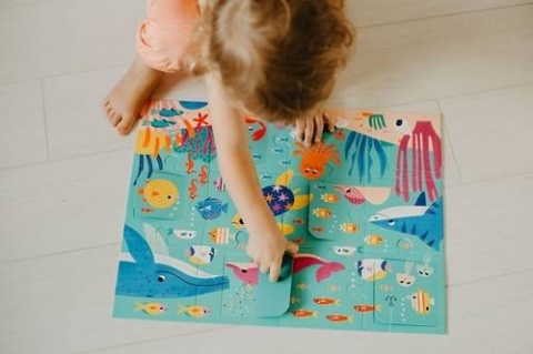 Mudpuppy Puzzle z okienkami Przyjęcie w oceanie 12 elementów 2+