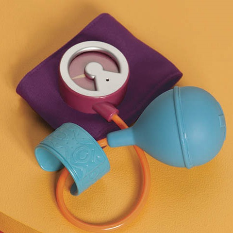 B.Toys Wee MD – walizeczka z zestawem akcesoriów lekarskich B.Toys Wee MD – walizeczka z zestawem akcesoriów lekarskich