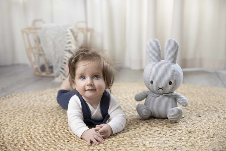 Tiamo Miffy Fun at Sea Przytulanka 32 cm Tiamo Miffy Fun at Sea Przytulanka 32 cm