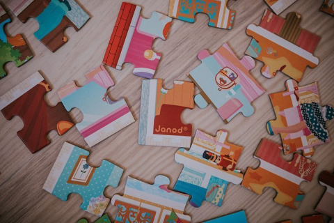 Janod Puzzle w walizce Akademia tańca 100 elementów 6+ Made in France Janod Puzzle w walizce Akademia tańca 100 elementów 6+ Made in France