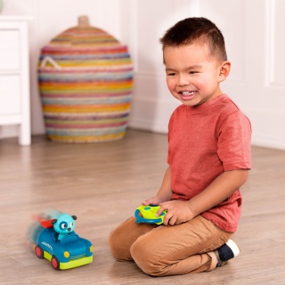 B.Toys Riding Racers – Woofer – ZDALNIE STEROWANY samochód z pasażerem – PIESKIEM – Land of B.