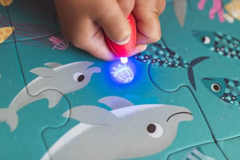JANOD Świecące puzzle z mini-lampką UV Ocean 24 elementy 3+ JANOD Świecące puzzle z mini-lampką UV Ocean 24 elementy 3+