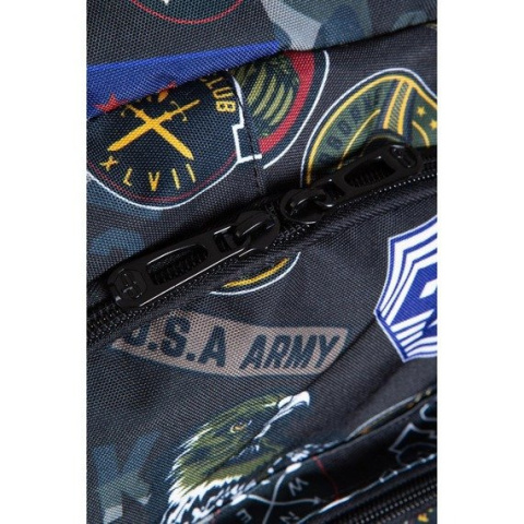 Coolpack Plecak młodzieżowy Basic Plus Military Patches Coolpack Plecak młodzieżowy Basic Plus Military Patches