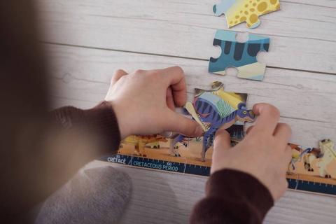 Janod Puzzle panoramiczne w walizce Dinozaury 100 elementów 6+ Made in France