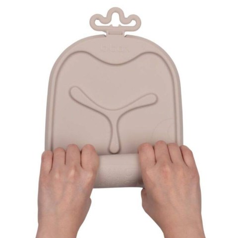 B.BOX roll + go Zwijana mata BLW do nauki samodzielnego jedzenia dla dzieci latte B.BOX roll + go Zwijana mata BLW do nauki samodzielnego jedzenia dla dzieci latte
