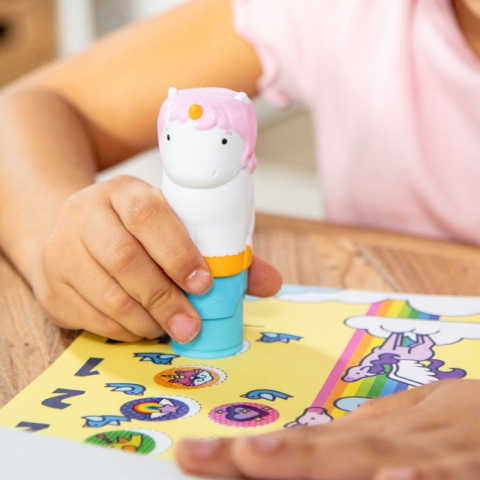 MELISSA&DOUG Sticker WOW! Stempelki z naklejkami jednorożec i książeczką MELISSA&DOUG Sticker WOW! Stempelki z naklejkami jednorożec i książeczką