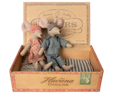 Maileg Mum & dad mice in cigar box Maileg Mum & dad mice in cigar box