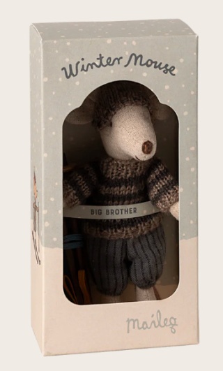 Myszka Maileg - Winter mouse with ski set - Zestaw zimowy ze starszym bratem - szary