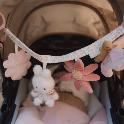 Różowa zawieszka sensoryczna do wózka - Miffy