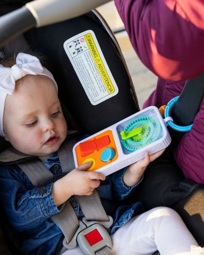 Fat Brain Toys Manipulacyjna Tablica kwadraty z kołem zębatym - PlayTab Fat Brain Toys Manipulacyjna Tablica kwadraty z kołem zębatym - PlayTab