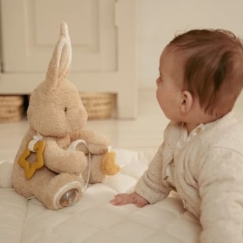 Aktywizujący króliczek Little Dutch Newborn Naturals z gryzakiem