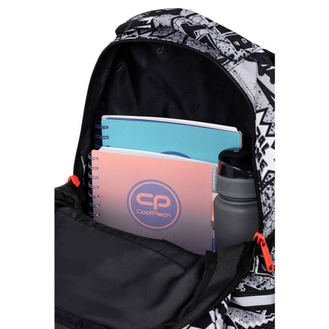 Szary plecak szkolny Coolpack Joy S Piłka Nożna wewnętrzne kieszenie