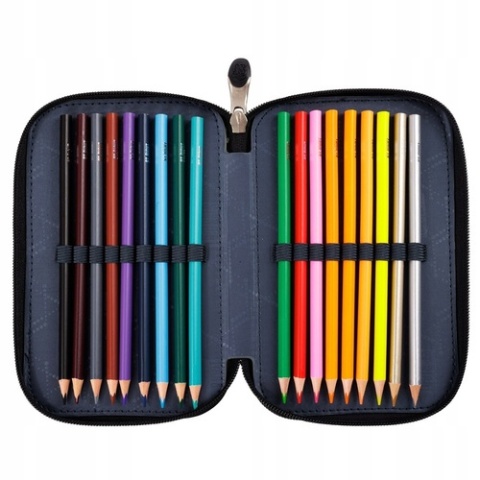 Trzykomorowy piórnik szkolny z wyposażeniem w szachownicę z pieskiem Sleepy Corgi St.Right - kredki