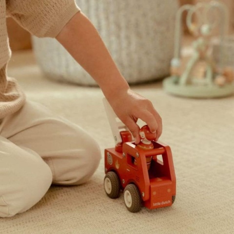 Drewniana Straż Pożarna Little Dutch z drabiną i strażakiem