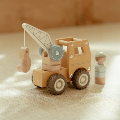 ciężarówka z dźwigiem Little Dutch i operator