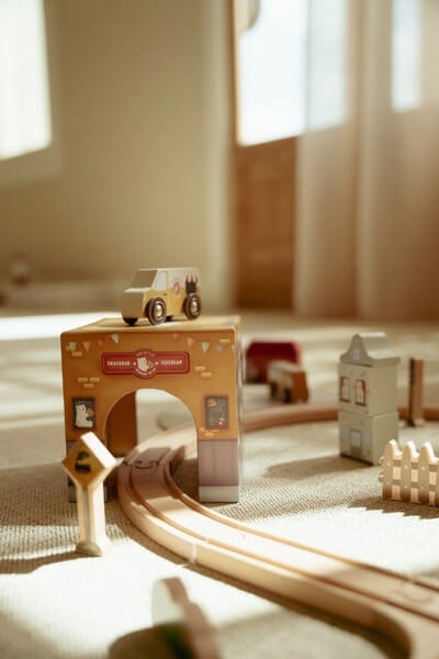 wieża little dutch z autkami -4