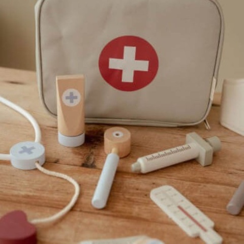 zestaw lekarza little dutch rozłożony-3