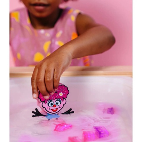 Postać do kąpieli Glo Pals Abby - zestaw z dwiema kostkami kąpiel