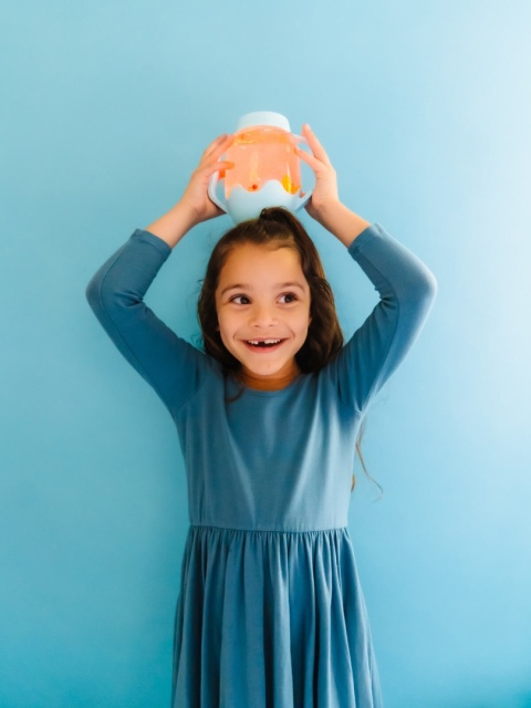 Błękitny słoik sensoryczny Glo Pals - Frosty Fun