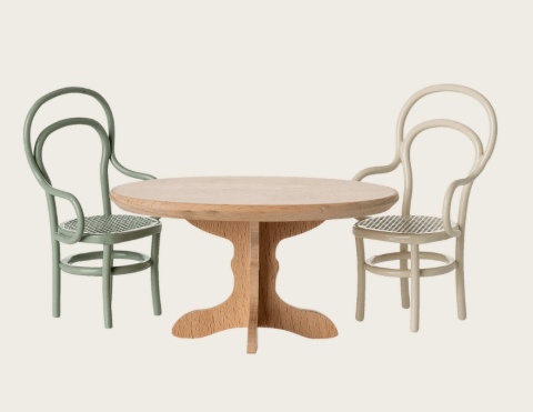 Drewniany stolik obiadowy dla Myszek Maileg owalny z krzesłami