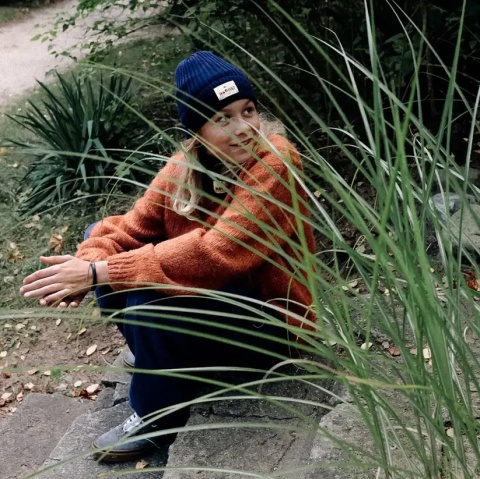 Granatowy Komplet Czapka i Komin Dashki Merino Crew Blue - S ubrany