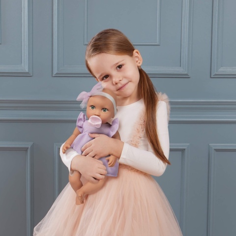 Lalka ze Smoczkiem LullaBaby w Sukience i Opasce z dziewczynką