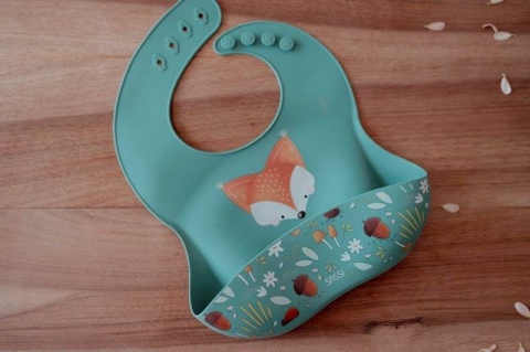 Zielony Śliniak Silikonowy z kieszonką SASSI Lis kieszonka