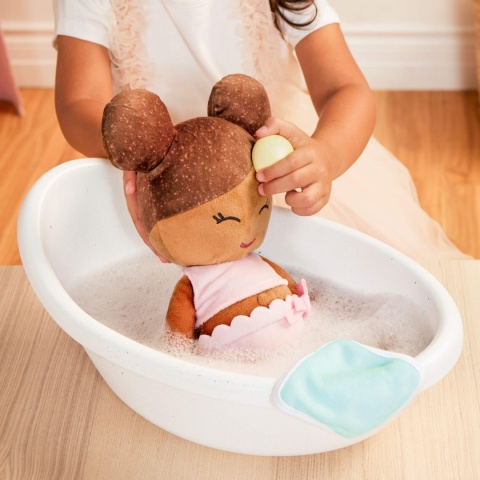 Laleczka do Kąpieli LullaBaby - Blondynka podczas mycia