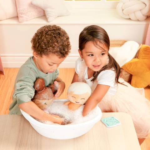 Wanna z akcesoriami LullaBaby dla lalki dzieci, które się bawią