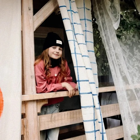 Czarny Komplet Czapka i Komin Dashki Merino Crew Black - S ubrana czapka