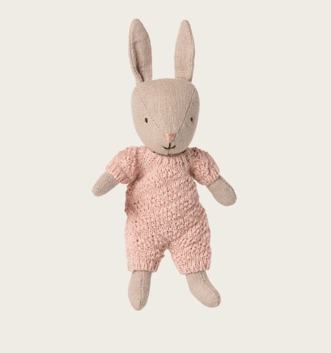 Królik Maileg Mikro w Różanym Kombinezonie Dzianinowym