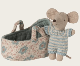 Myszka niemowlęca Maileg w Niebieskim Łóżeczku