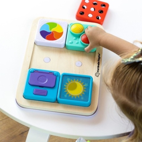 Sensoryczna kostka Słońce i księżyc - Play Tab Fat Brain Toys