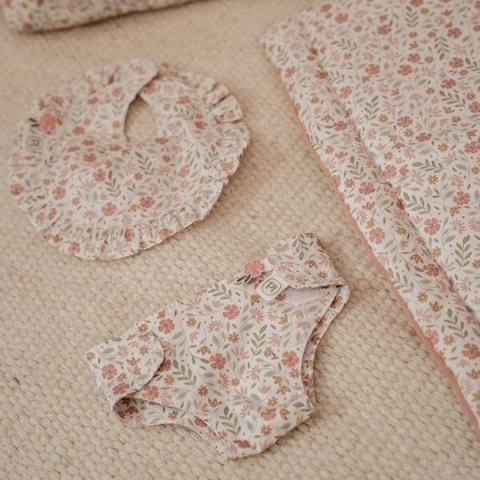 Torba na Pieluchy i Akcesoria dla Lalek Little Dutch pieluszka i śliniak