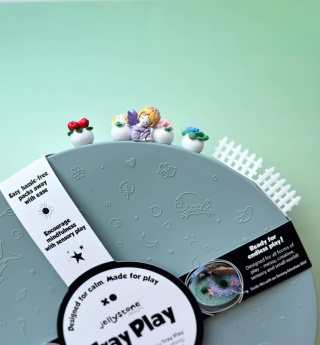 Wkład do tacki sensorycznej Play Tray Jellystone Zaczarowany Ogród