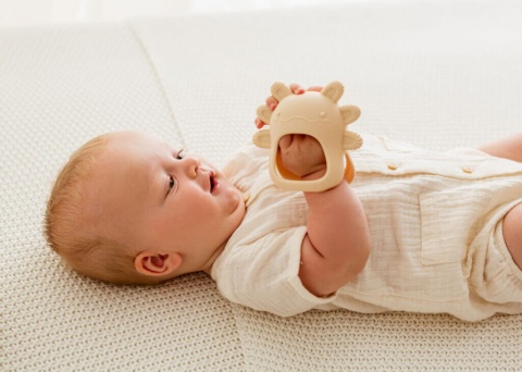 Beżowy Gryzak Aksolotl GiliGums