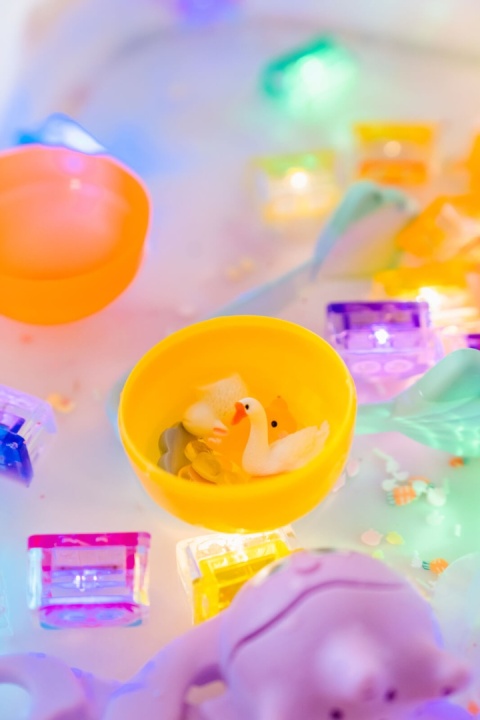 Dodatki do słoików sensorycznych Glo Pals Farma kaczuszka
