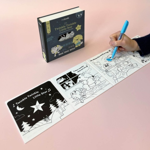 Książka silikonowa do wielokrotnego kolorowania Hey Doodle Twinkle Twinkle Little Star rozłożona