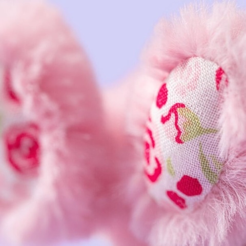Breloczek króliczek Jellycat różowy z kwiecistymi uszami