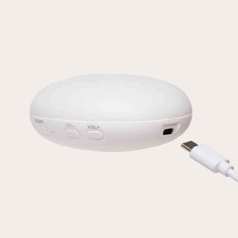 Szumiąca foka z lampką nocą Moonie 2.0. cappuccino - brązowy - sensor - ładowanie